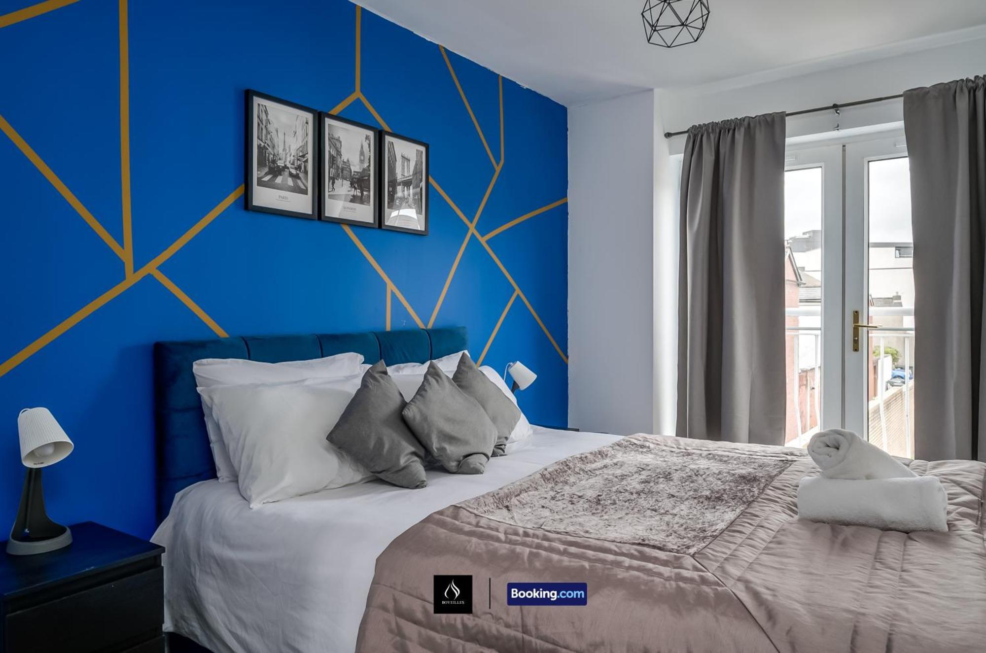 2 Bed House By Boyeilles Apartments Short Lets & Serviced Accommodation Belfast With Balcony & Free Parking Exteriör bild