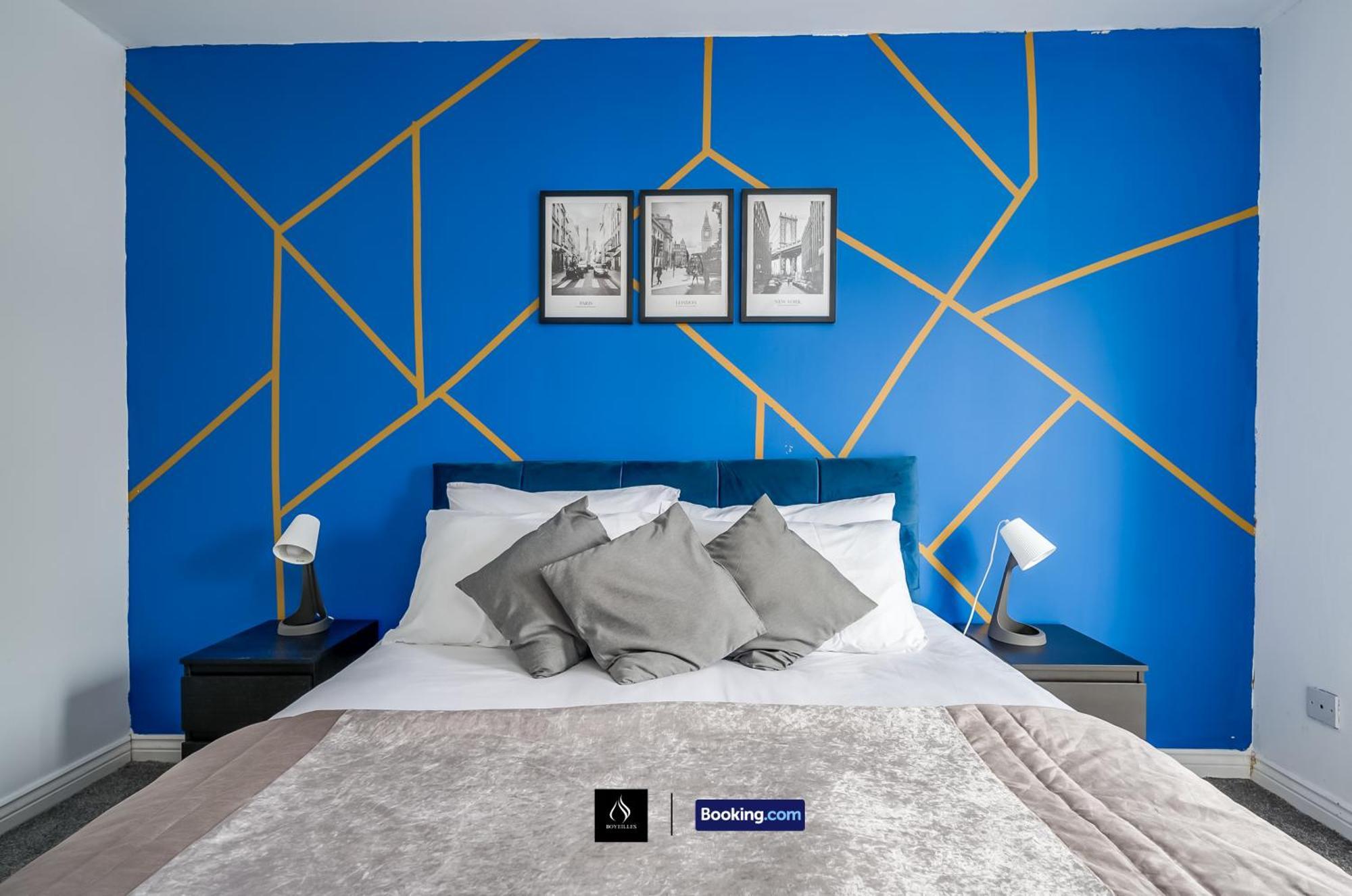 2 Bed House By Boyeilles Apartments Short Lets & Serviced Accommodation Belfast With Balcony & Free Parking Exteriör bild